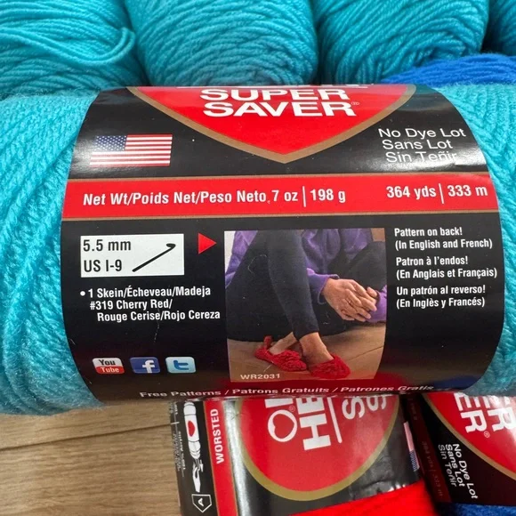 New Red Heart Super Saver Yarn Lot of 9 Skeins 7oz Each Red, Turquoise And Blue - Picture 5 of 6